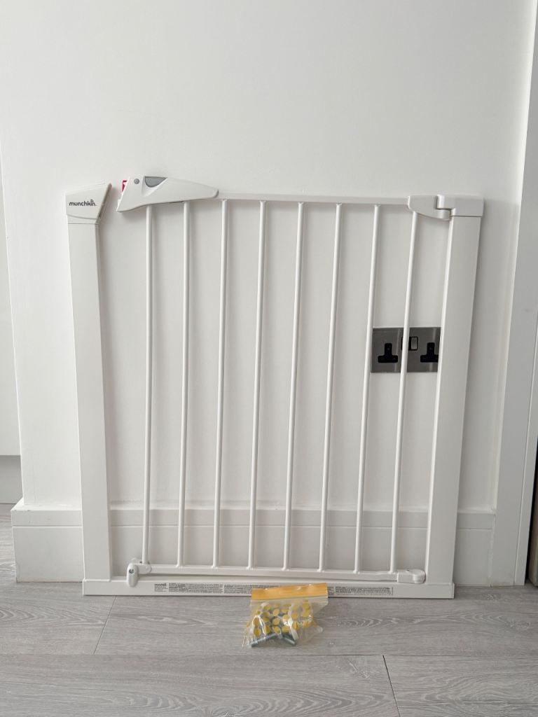 Munchkin Baby/ Dog/ Safety Stair Gate