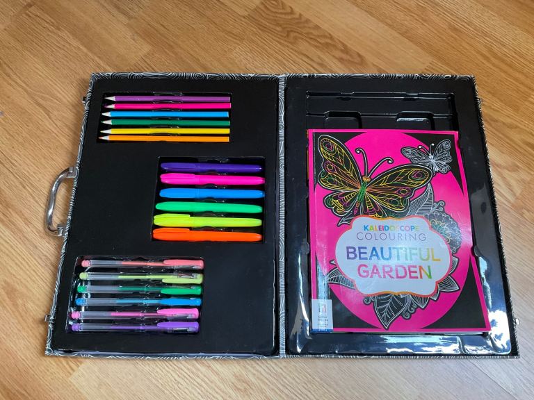 Neon kaleidoscope colouring set