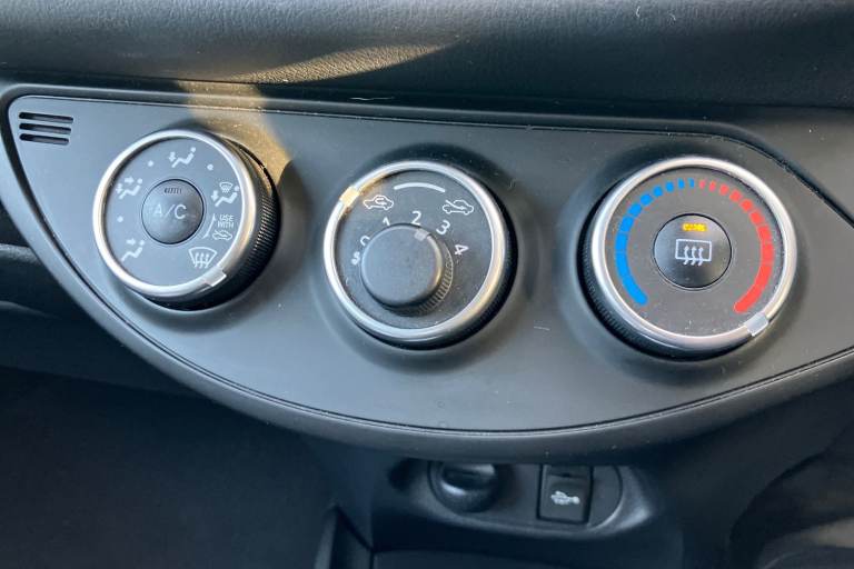 2019 Toyota Yaris 1.5 VVT-i Y20 5dr [Bi-tone] Hatchback PETROL/ELECTRIC Manual