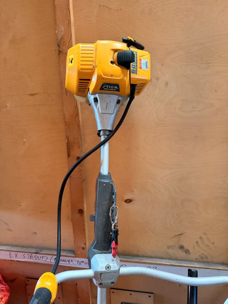 Stiga SBC 232 D petrol Strimmer cutter