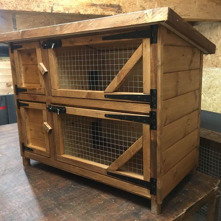 Two tier rabbit hutch