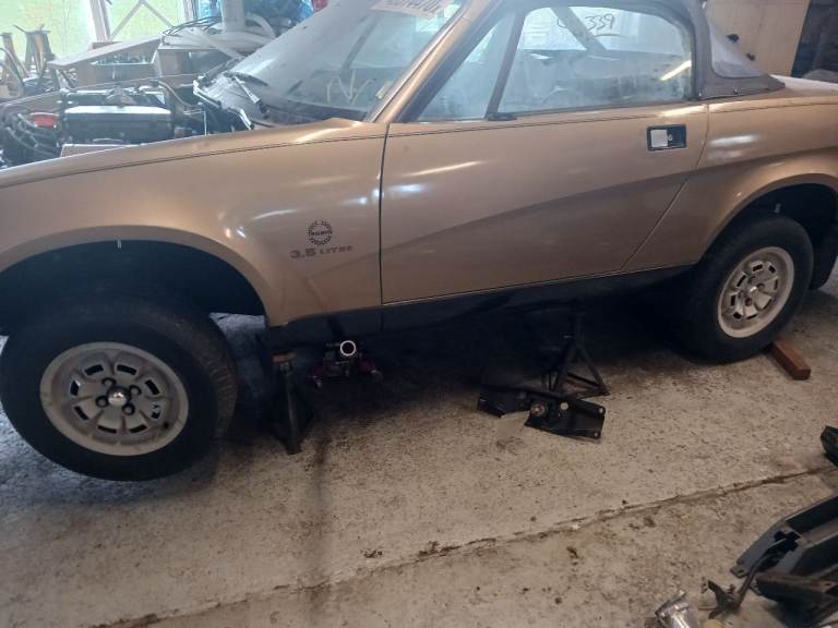 Triumph TR8 Wheels & Tyres