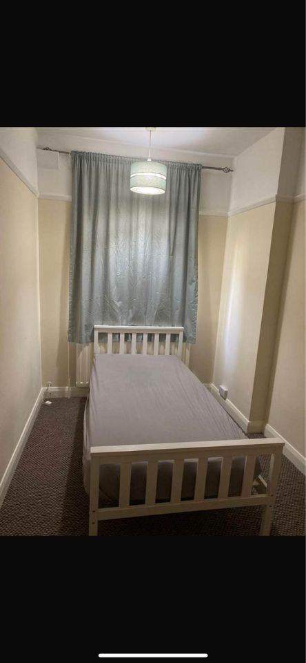 Spacious and Cosy Single Room for Rent in - HA4 6JW