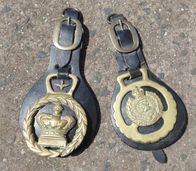 (#R218) 2x leather horse brass army royal enigineer ornament (Pick up or post, Dy4 area)