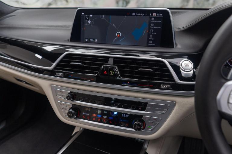  BMW 7 Series 3.0 745Le 12kWh M Sport Auto xDrive Euro 6 (s/s) 4dr Petrol/Electric Hybrid Automatic