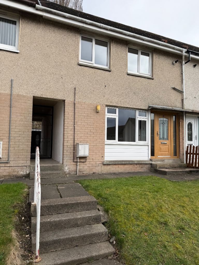 Bellshill- 2 BEDROOM MID TERRACE HOUSE - £975pcm