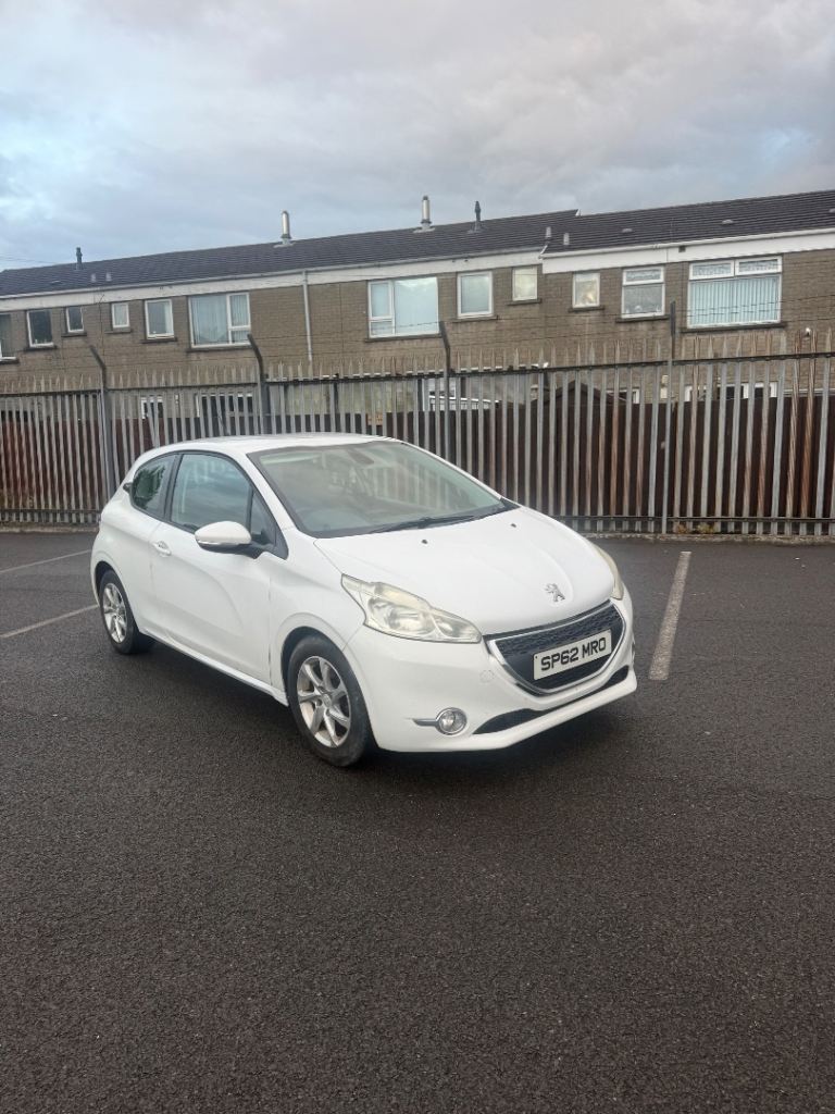 Peugeot, 208, Hatchback, 2012, Manual, 1560 (cc), 3 doors