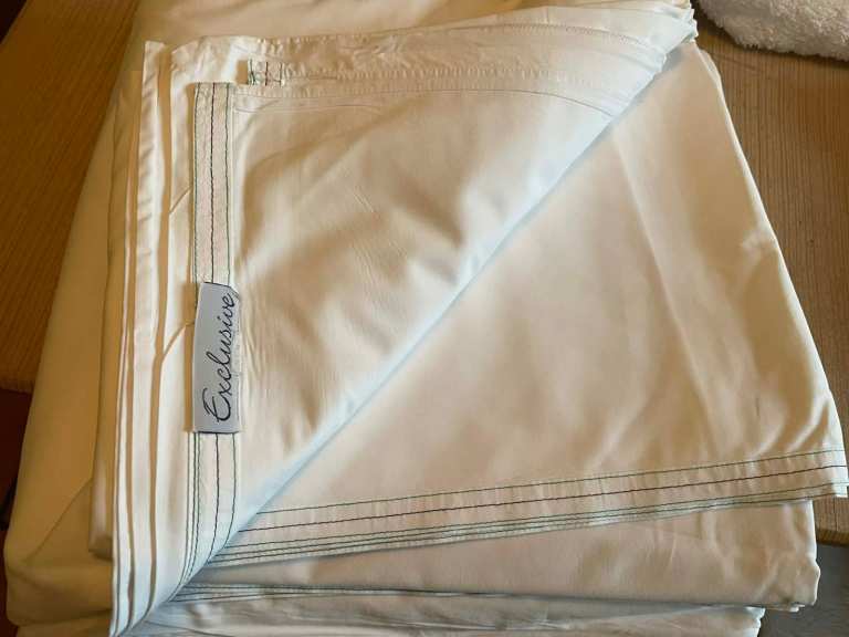 High quality hotel linen and towels £1-£9