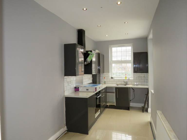  3 bedroom house for rent in Southall Broadway UB1 1HT