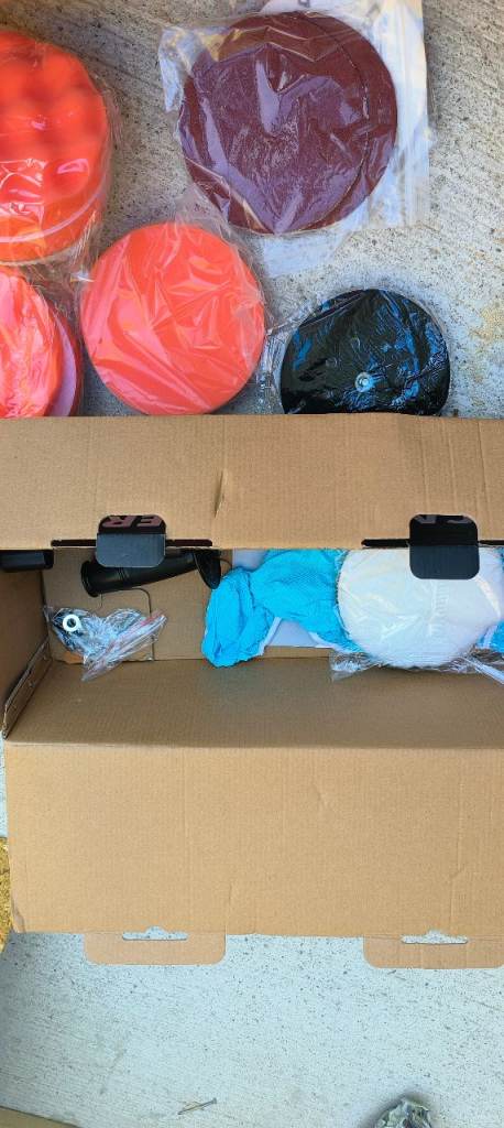 Batoca dual action car polisher.