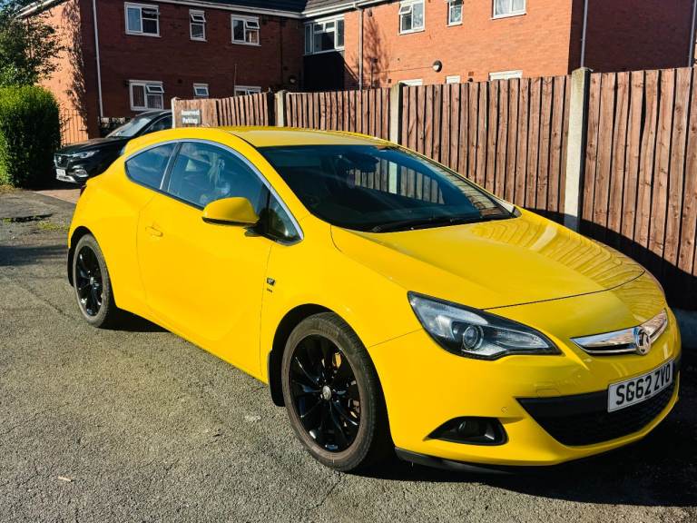 Vauxhall, ASTRA GTC, Hatchback, 2012, Manual, 1956 (cc), 3 doors