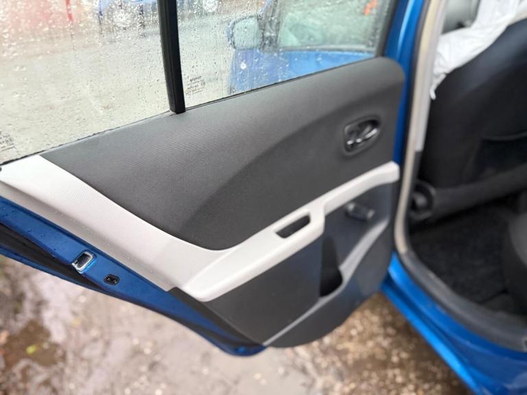 2010 Toyota Yaris 1.33 Dual VVT-i TR Euro 4 (s/s) 5dr HATCHBACK Petrol Manual