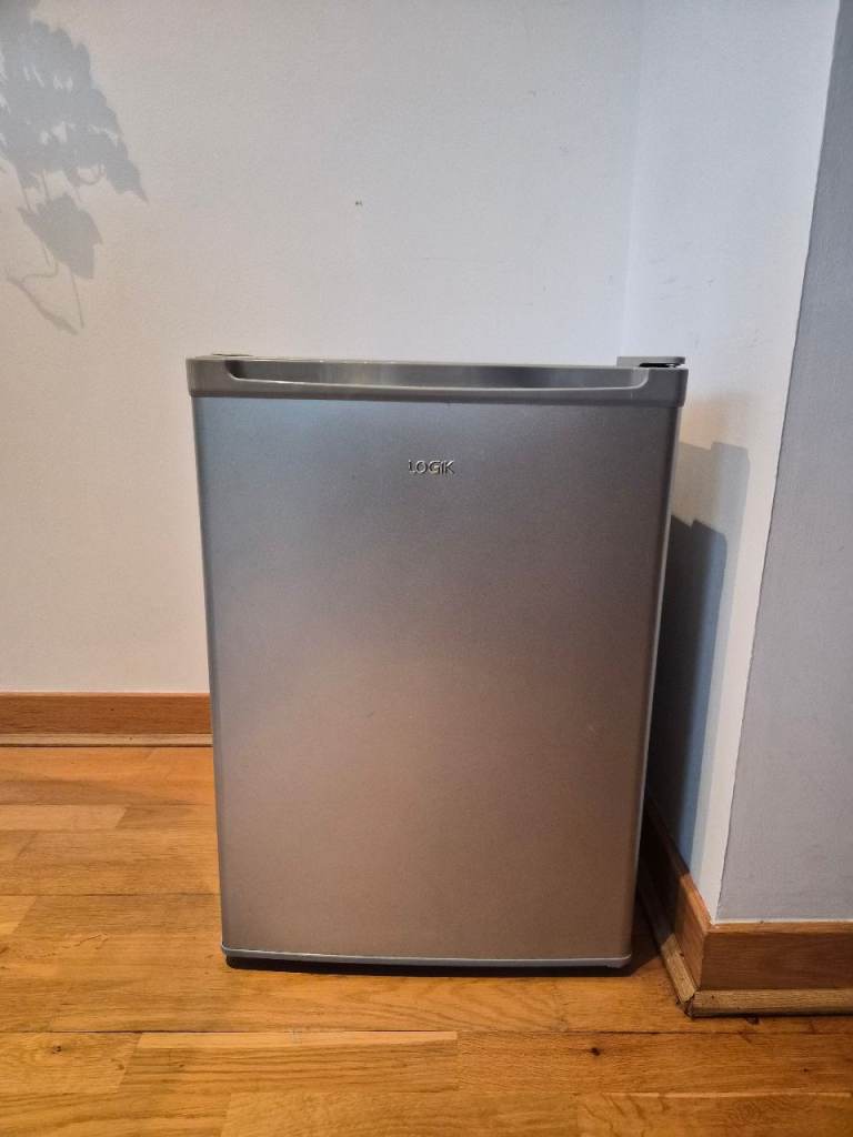 Mini fridge LOGIK