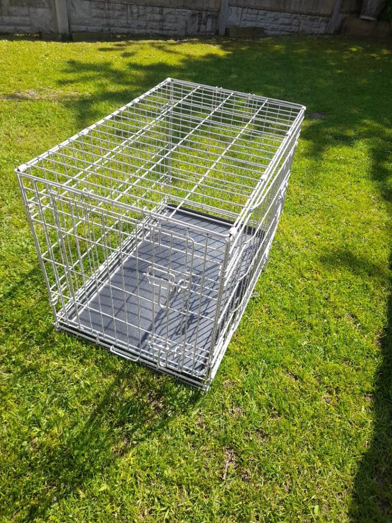 Smal /medium  size dog cage 