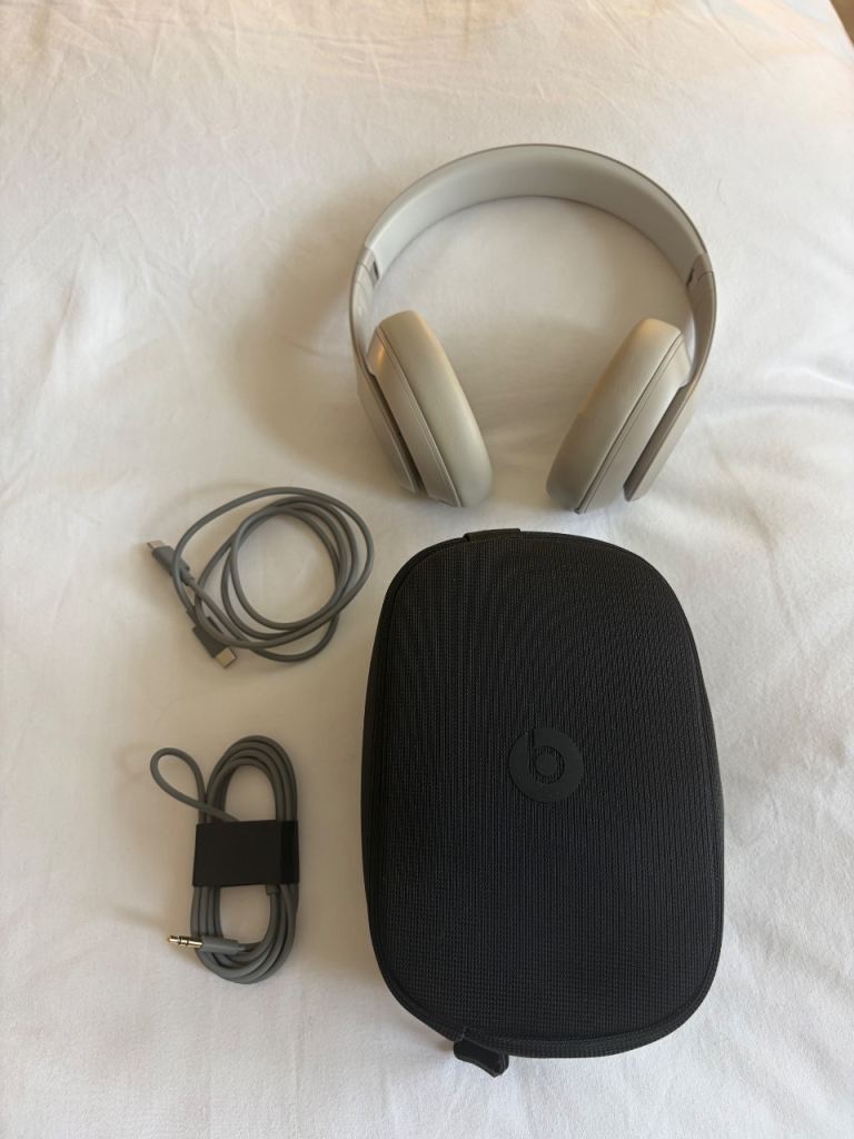 Beats Studio Pro Wireless Headphones (Brand new)