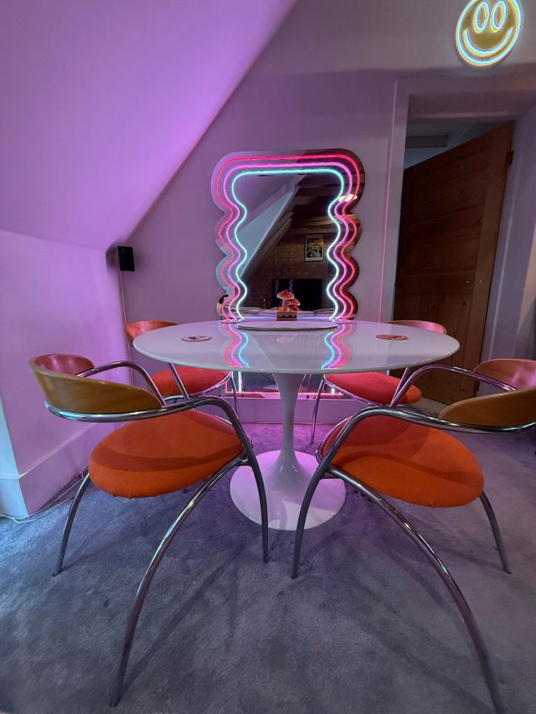 mid century modern space age dining table and chairs, 60s 70s -  Tulip Table 