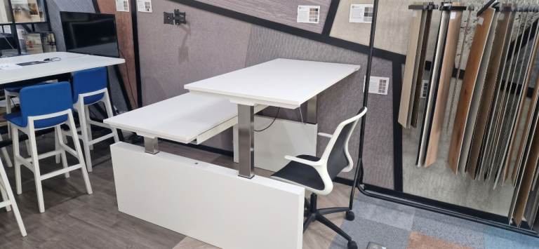 Sit/stand desks available x2 (FREE) - Central London