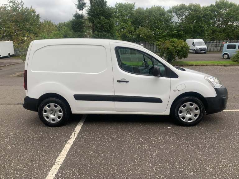 2019 Peugeot Partner 636 SE 67 Van Auto PANEL VAN Electric Automatic