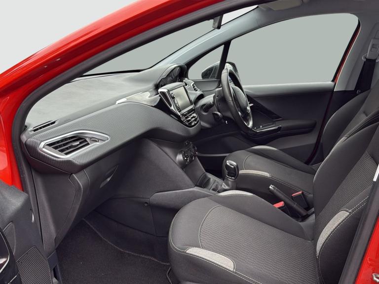 2016 Peugeot 208 1.2 PureTech XS White Hatchback 5dr Petrol Manual Euro 6 (82