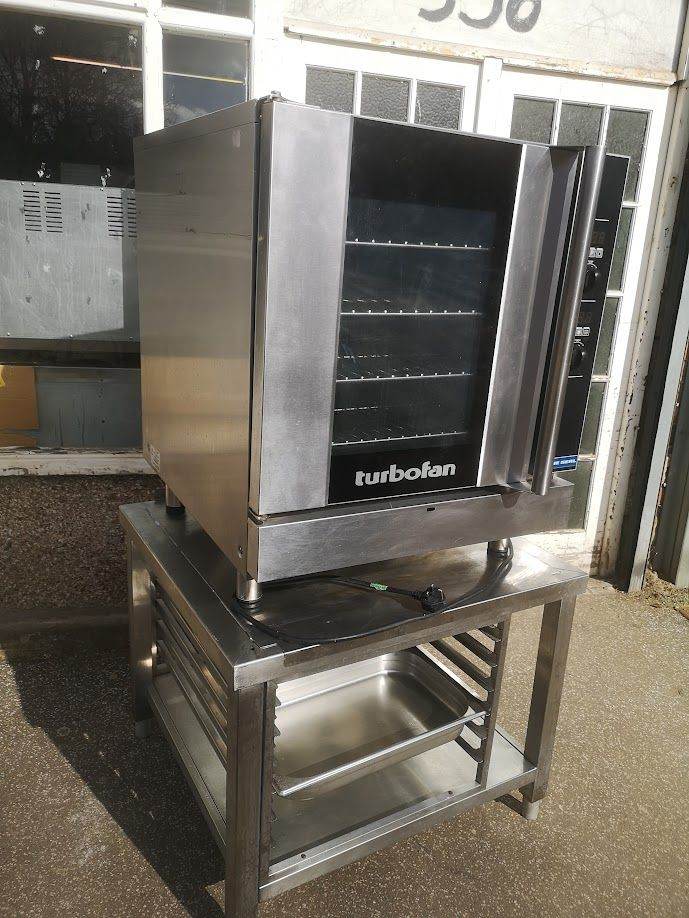 Blue Seal Turbofan G32D4-N Natural Gas Convection Oven with a stand Refurbished.
