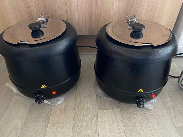 PRE-OWNED 2 SOUP POT / KETTLES 
