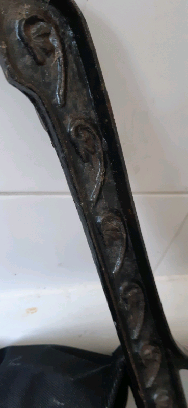 Cast iron garden bench ends resto / spares / repair hence cheap price