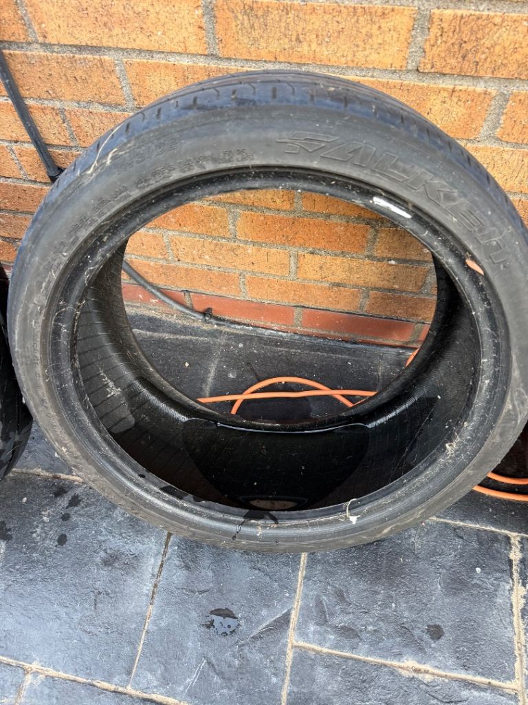 Part worn tyre 
