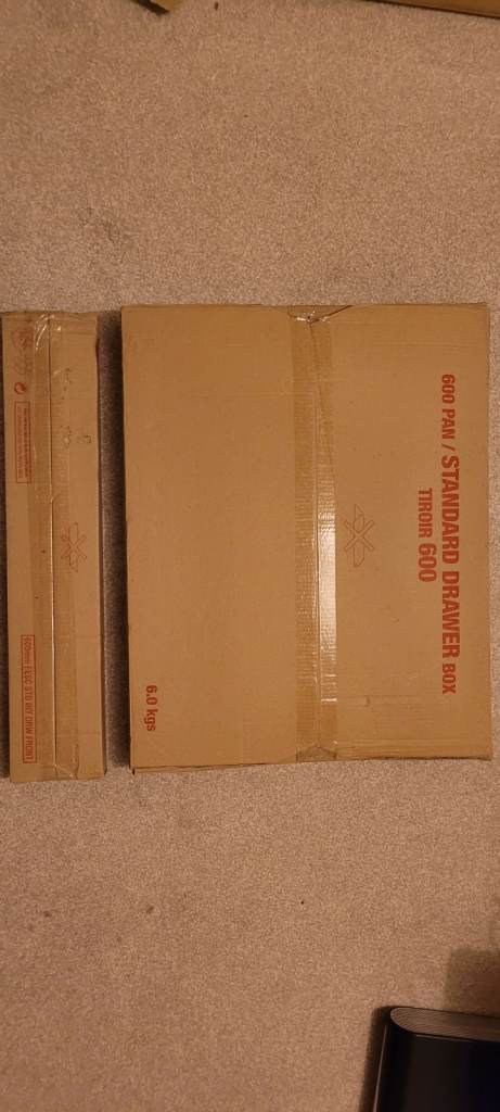 Howdens 600 Pan / Standard Drawer Box Tiroir 600