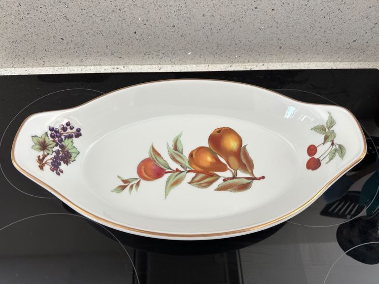 Royal Worcester Evesham dish casserole fruit etc 