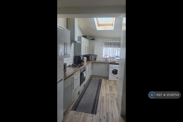 1 bedroom in Waddon Court Road, Croydon, CR0 (#2539754)