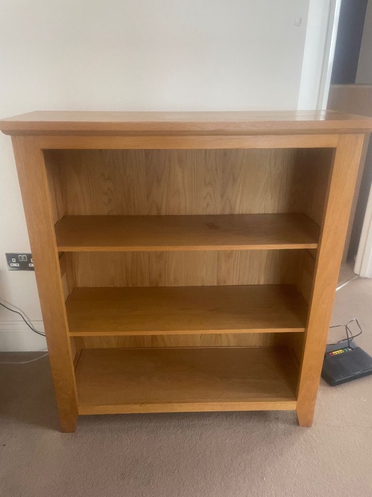 Wooden Bookshelf with Three Shelves – Good Condition