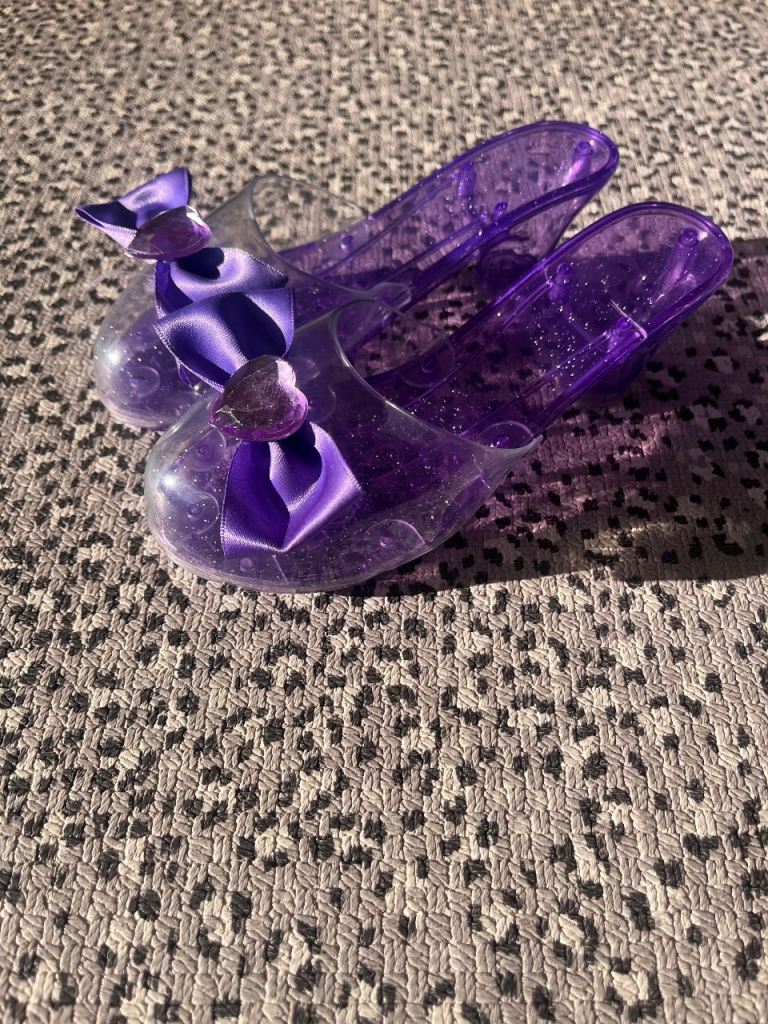 Kids fancy dress outfits/shoes