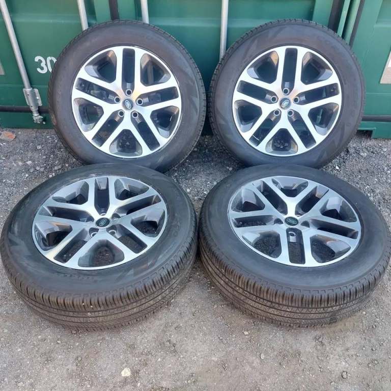 20 RANGEROVER DIAMOND CUT DEFENDER ALLOY WHEELS + PIRELLI ALL SEASON TYRES