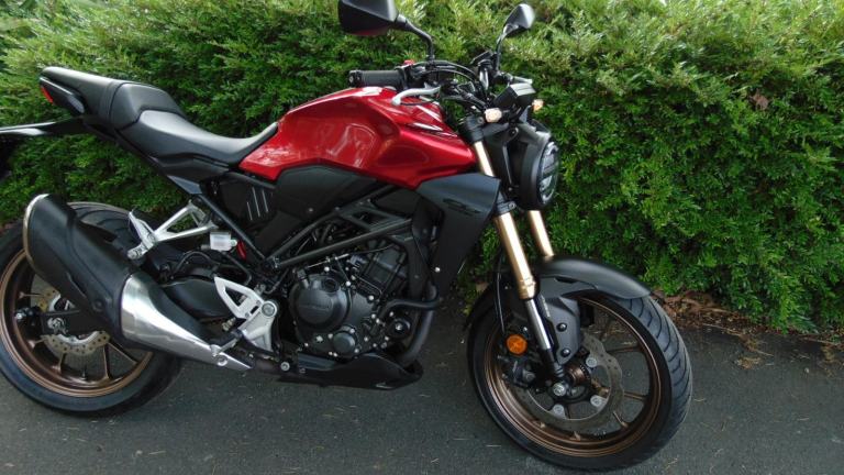 Honda CBF300 CBR300 2020 Naked sports commuter light & Fast A2 legal low mile 