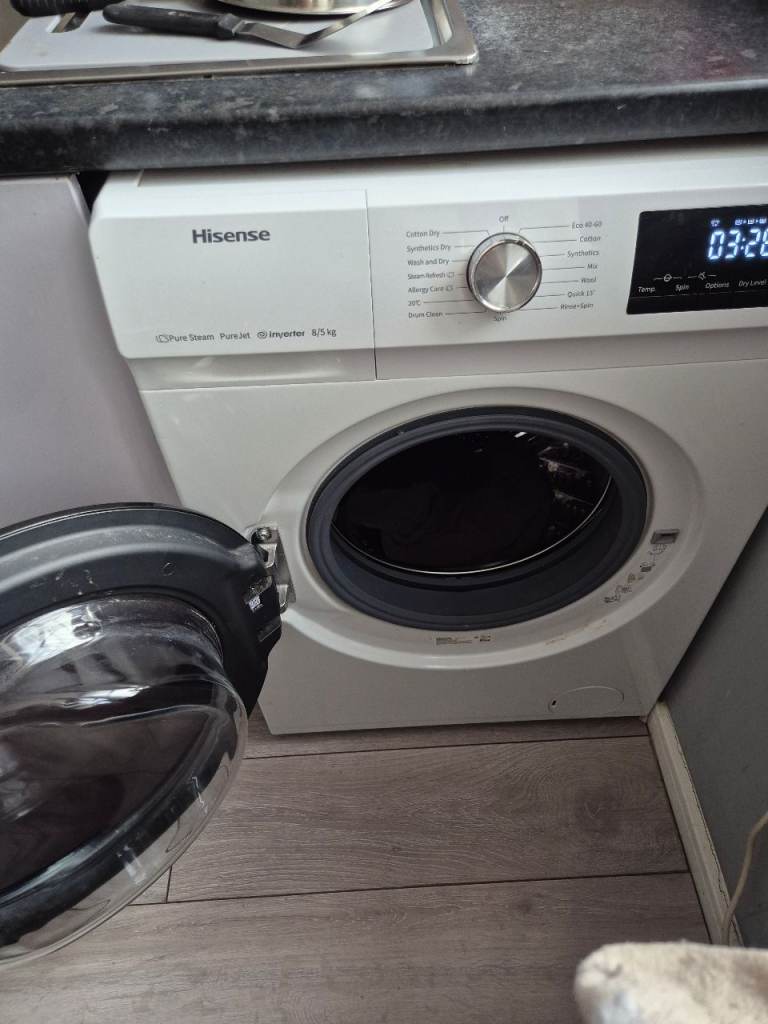 Hisense washer dryer. 