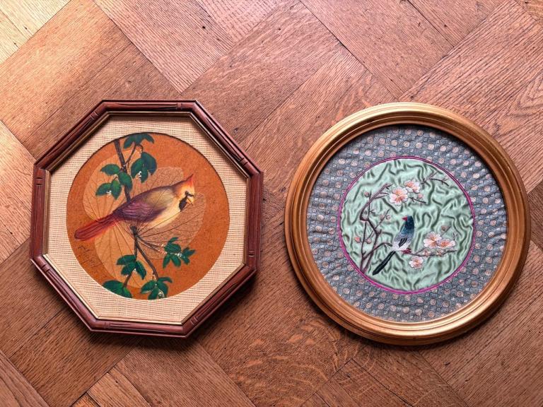  pair of beautiful handcrafted bird pictures in unusual frames. Embroidary on silk
