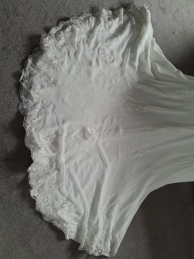 Wedding Dress, Beautiful, Size 10 curvy  