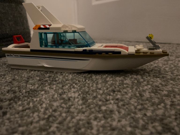 Lego boat