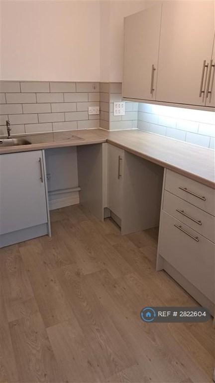 2 bedroom flat in Upper Dock St, Newport, NP20 (2 bed) (#2822604)