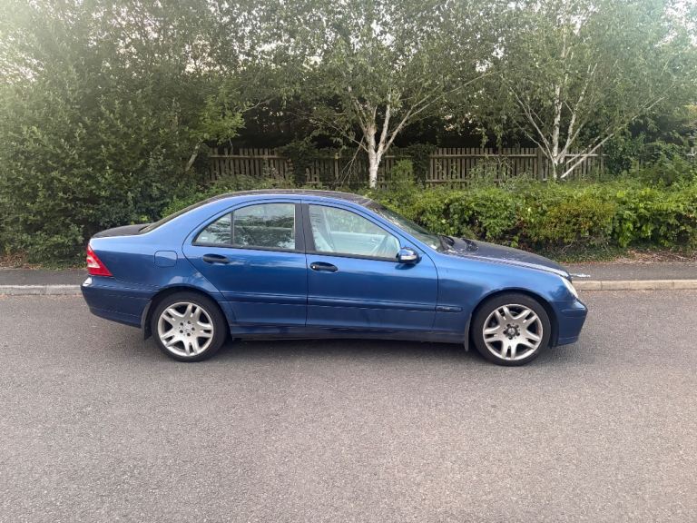 2005 05 plate Mercedes c220 2.0 cdi automatic 4 door saloon £1250