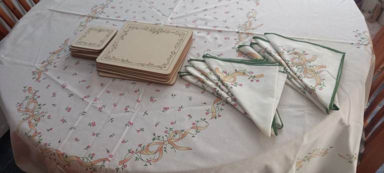 Eternal beau table cover matching napkins