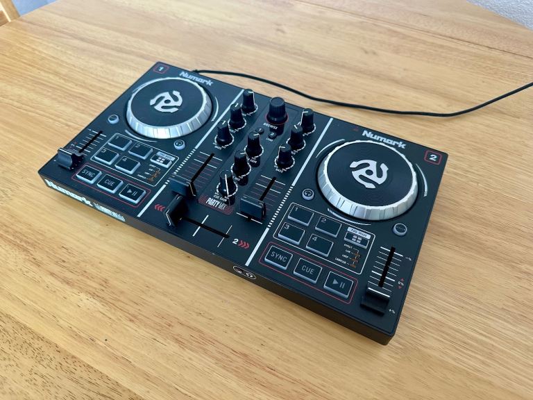 Numark Party Mix - DJ Controller