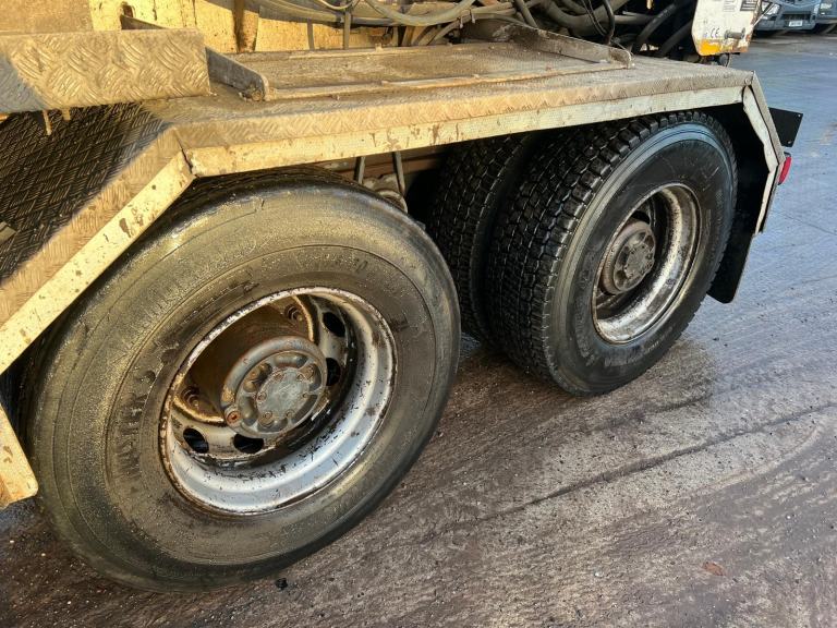 Renault C (C) 430 8x4 , BAYLYNX VOLUMETRIC MIXER JUST ARRIVED . CALL FOR DETAILS