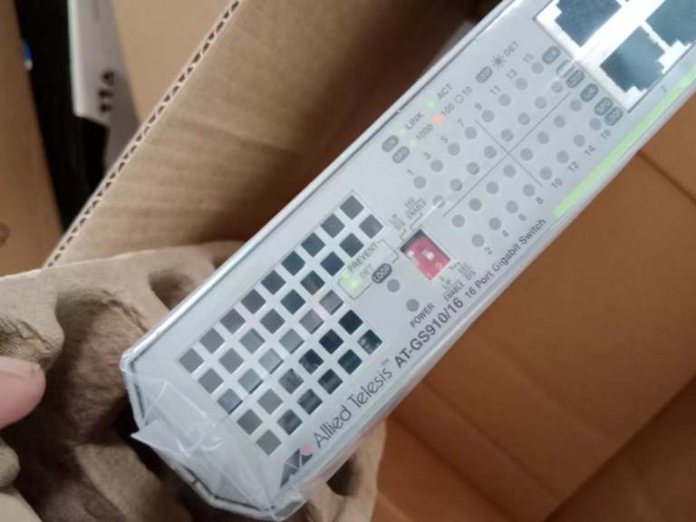 BNIB Allied Telesis AT-GS910/16 16-Port Gigabit Switch 10/100/1000T Unmanaged
