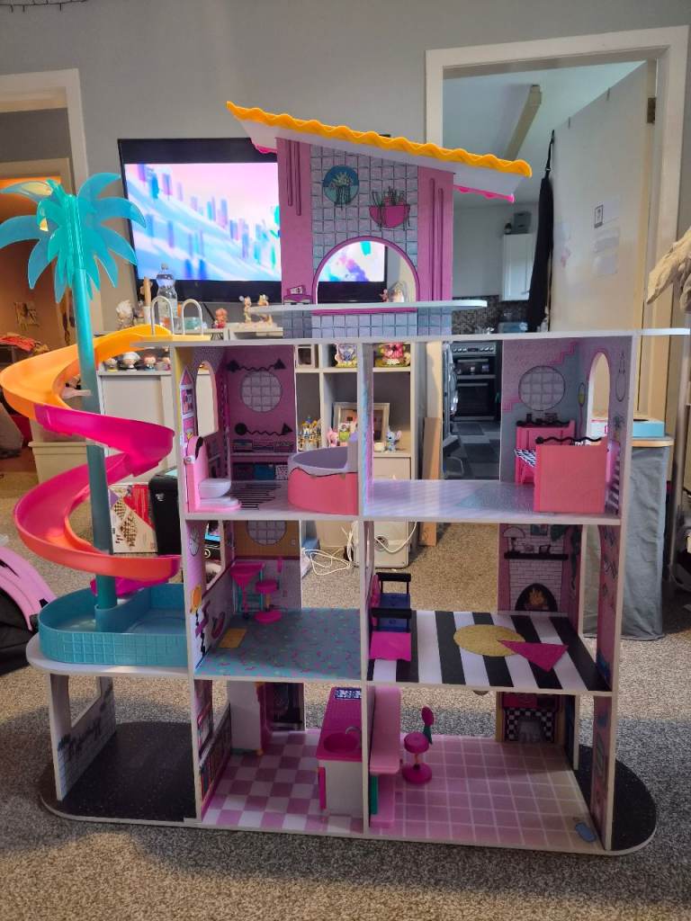 LOL dollhouse with some furniture 