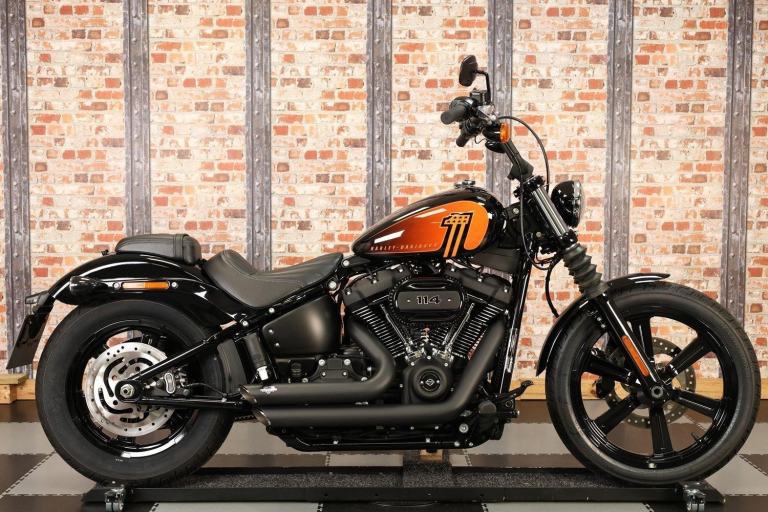 2024 HARLEY DAVIDSON FXBBS STREET BOB 114 - 201 MILES!! 1 OWNER. VANCE AND HINES