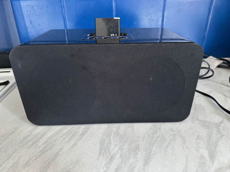 DENVER IFI-160.  DOCKING SPEAKER WITH BLUETOOTH ADAPTOR  Bargain !!!