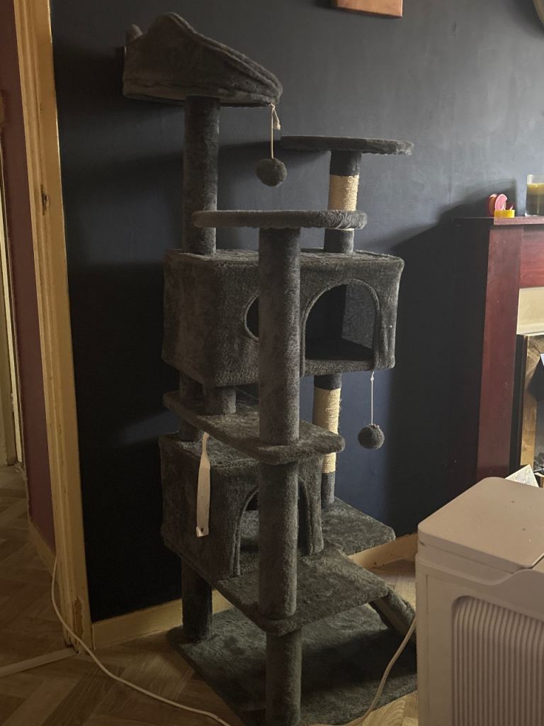 Cat tree