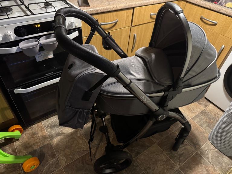 Egg pram set 