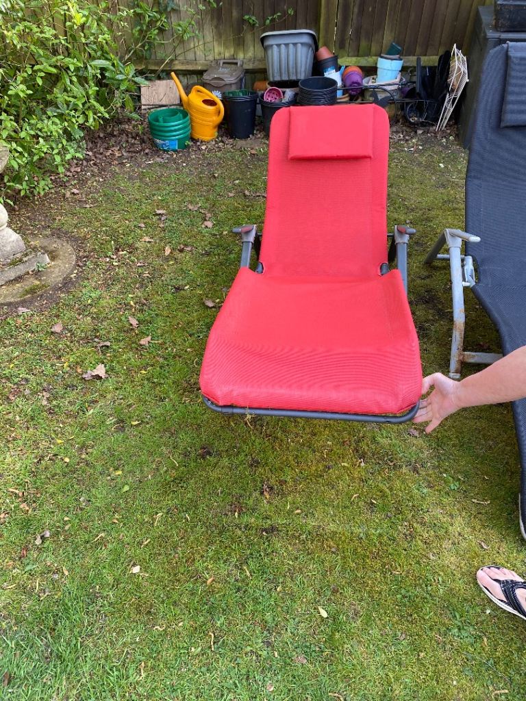 Tilting recliner sun beds